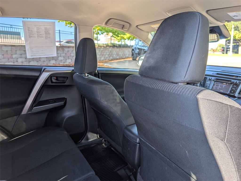2017 Toyota RAV4 LE photo 19