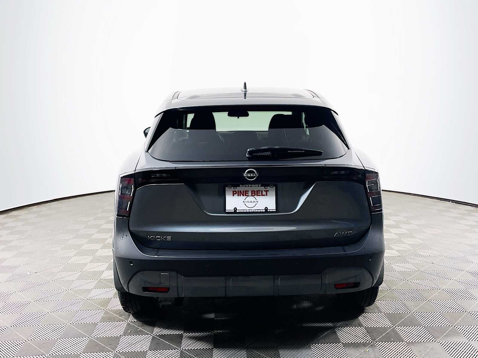 2025 Nissan Kicks SV photo 4