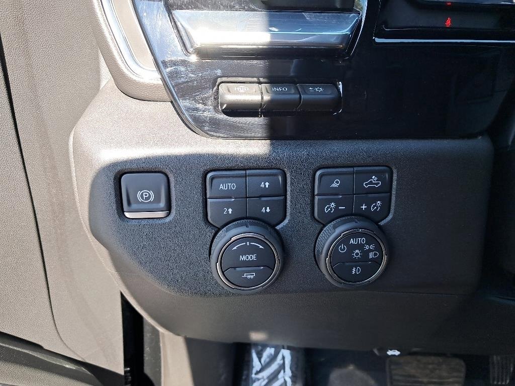 2024 Chevrolet Silverado 1500 High Country photo 11