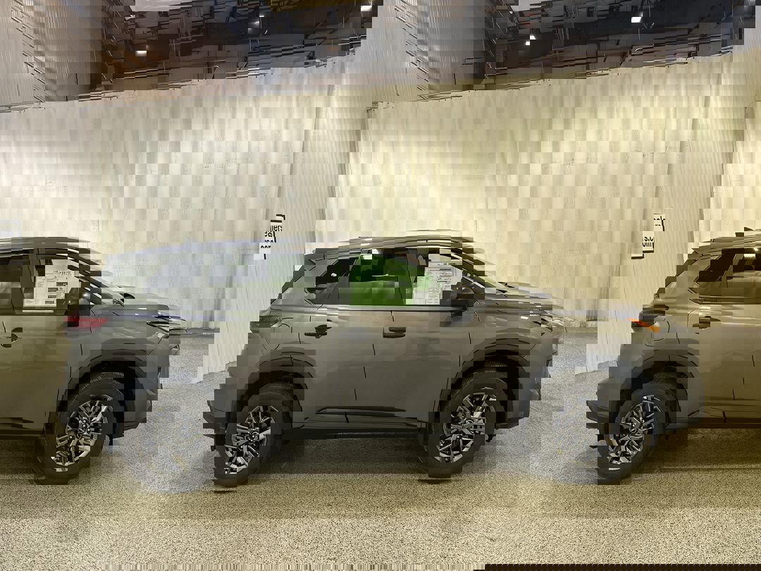 2026 Nissan Rogue S photo 4