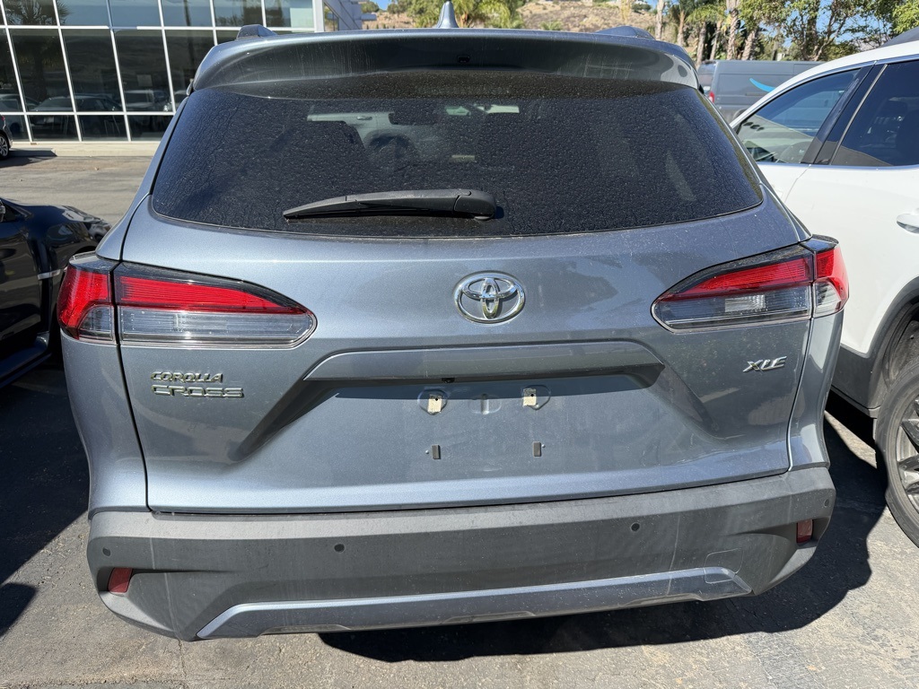 2023 Toyota Corolla Cross XLE photo 5