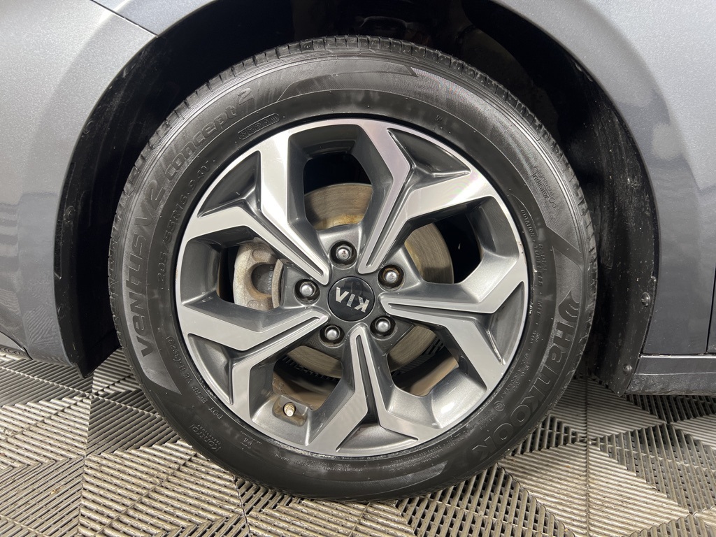 2020 Kia Forte LXS photo 18