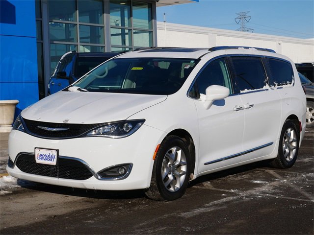 Used 2018 Chrysler Pacifica Touring-L Plus with VIN 2C4RC1EG0JR286997 for sale in Roseville, Minnesota