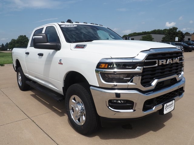 2025 Ram 2500 Tradesman photo 3