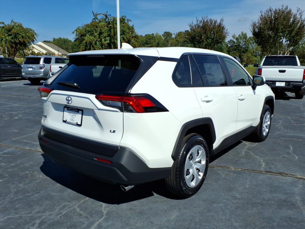 2025 Toyota RAV4 LE photo 5