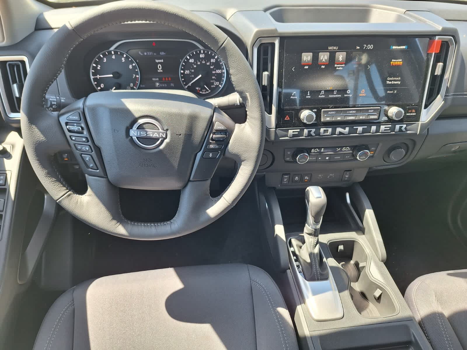 2025 Nissan Frontier Crew Cab SV photo 18