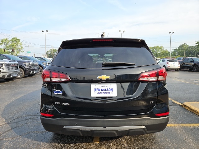 2023 Chevrolet Equinox LT photo 2