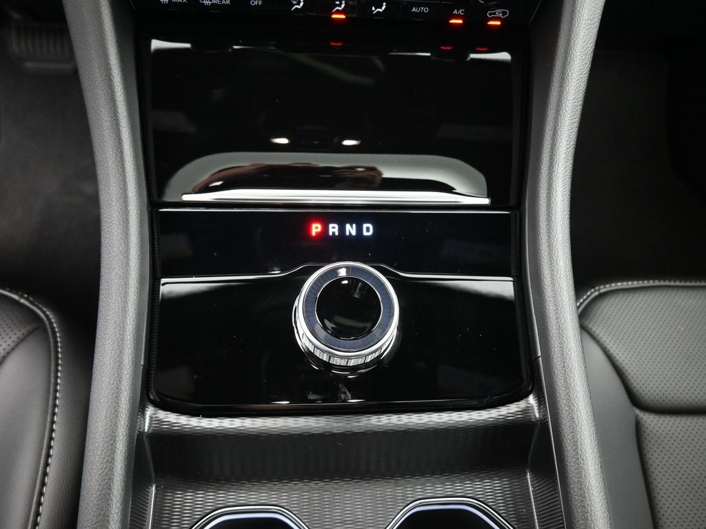 2025 Jeep Grand Cherokee Limited photo 3