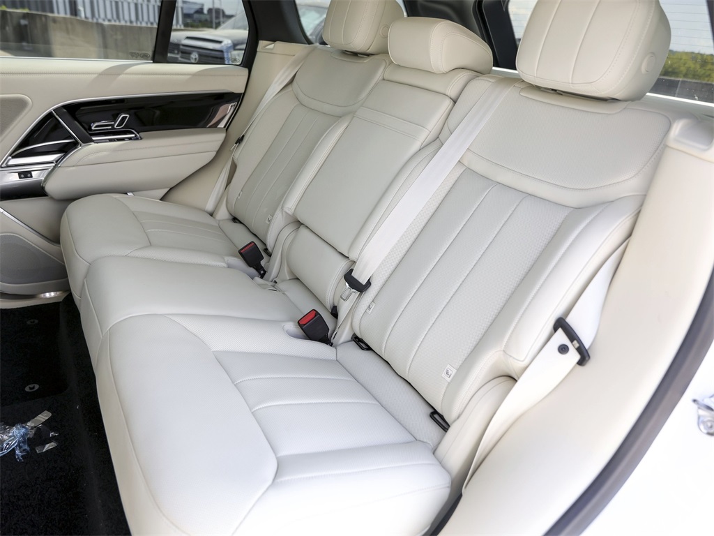 2025 Land Rover Range Rover SE photo 23