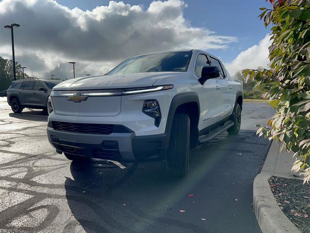 2026 Chevrolet Silverado EV LT photo 2