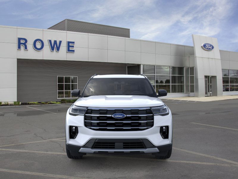 2025 Ford Explorer photo 2
