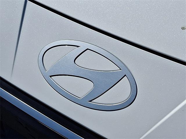 2025 Hyundai Elantra SEL Sport photo 4