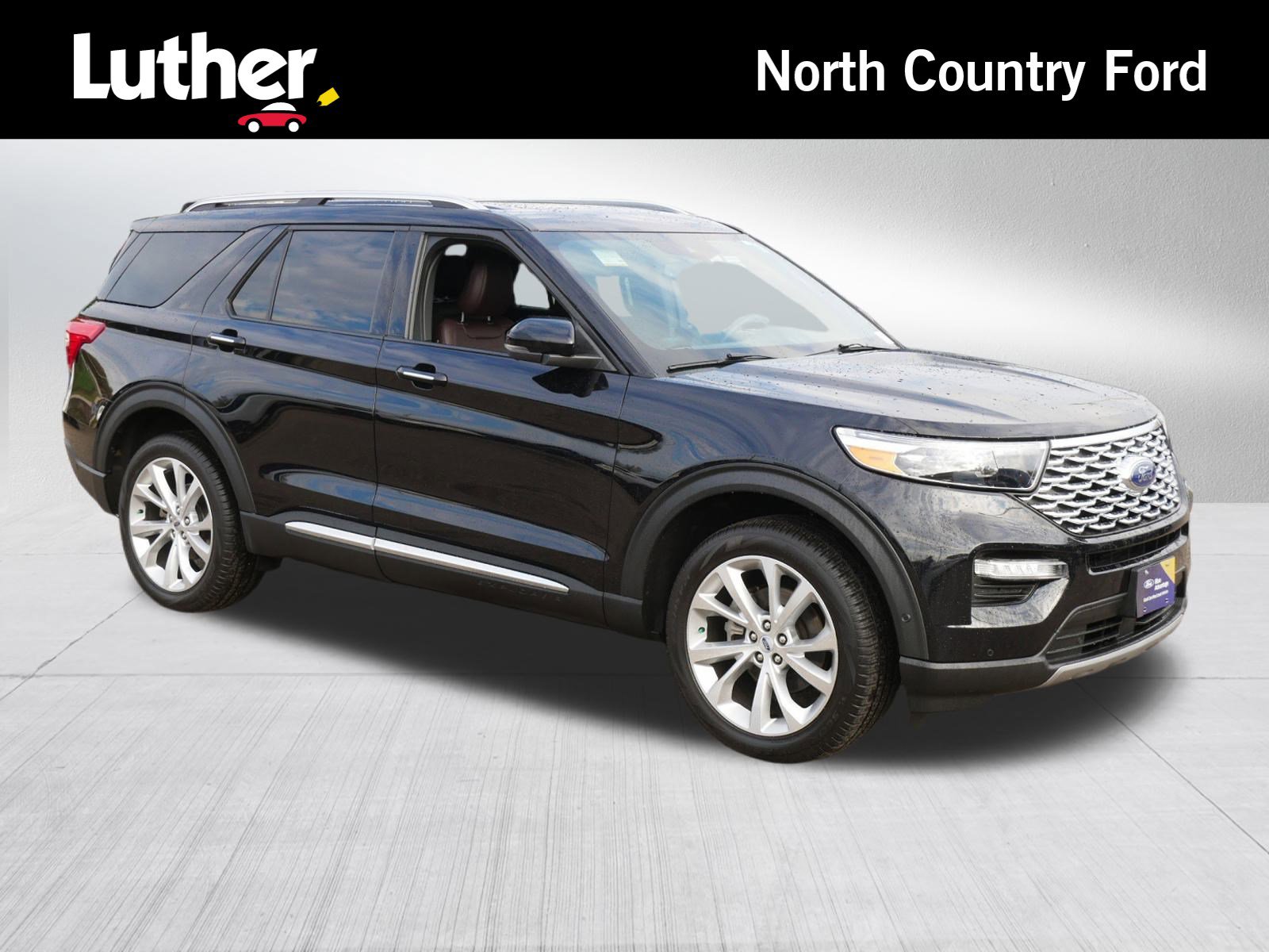2022 Ford Explorer Platinum's photo