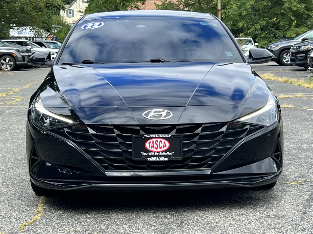 2022 Hyundai Elantra SEL photo 2