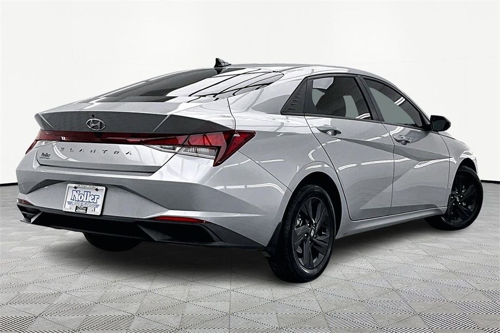 Used 2023 Hyundai Elantra SEL with VIN 5NPLM4AGXPH108370 for sale in Kansas City