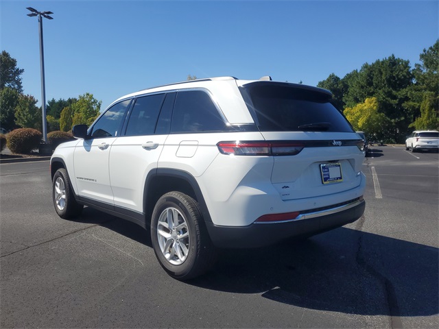 2024 Jeep Grand Cherokee Laredo photo 6