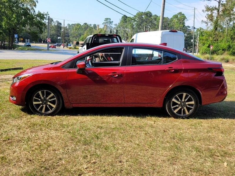 2025 Nissan Versa SV photo 4