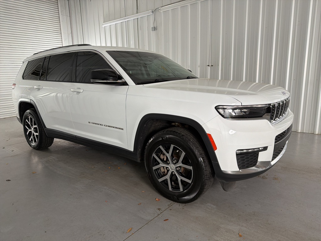 2023 Jeep Grand Cherokee L Limited's photo