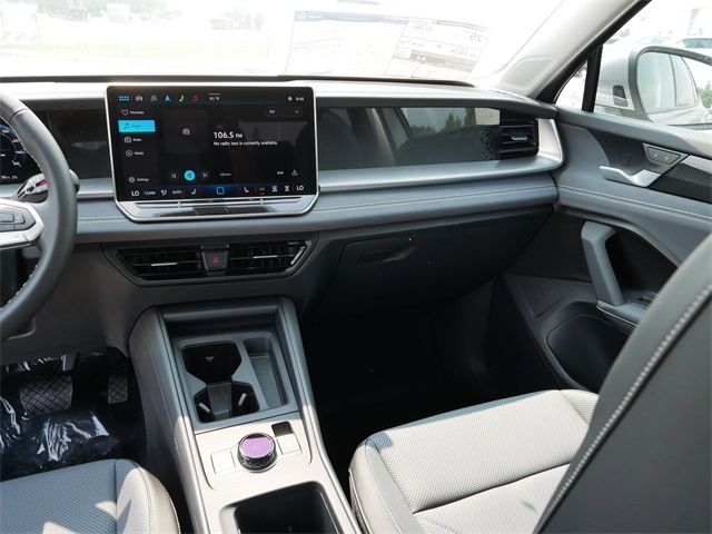 2025 Volkswagen Tiguan SE photo 9