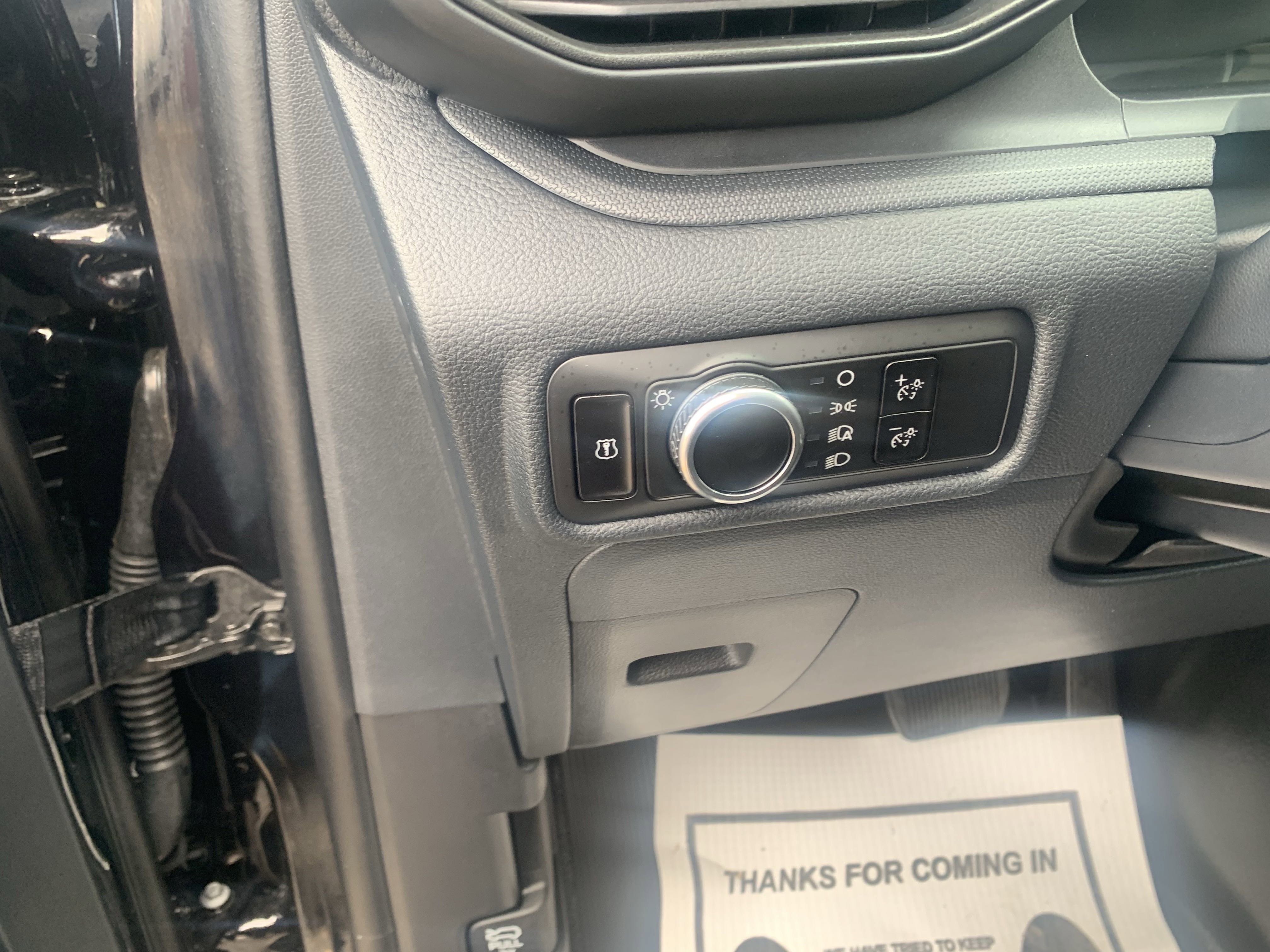 2025 Ford Explorer photo 3