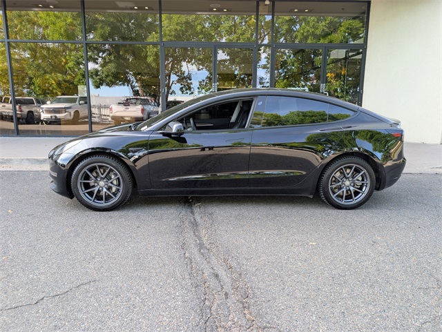 2022 Tesla Model 3 Long Range photo 3