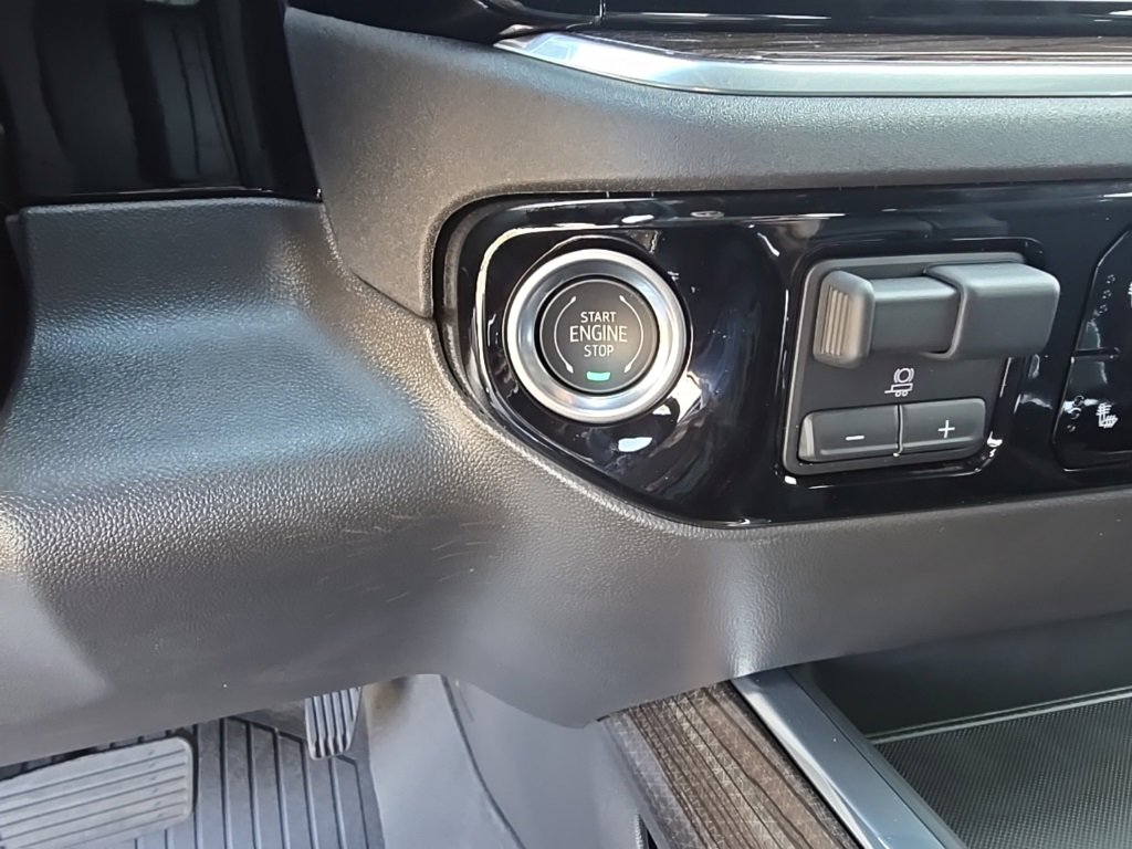 2025 Chevrolet Silverado 1500 RST photo 17