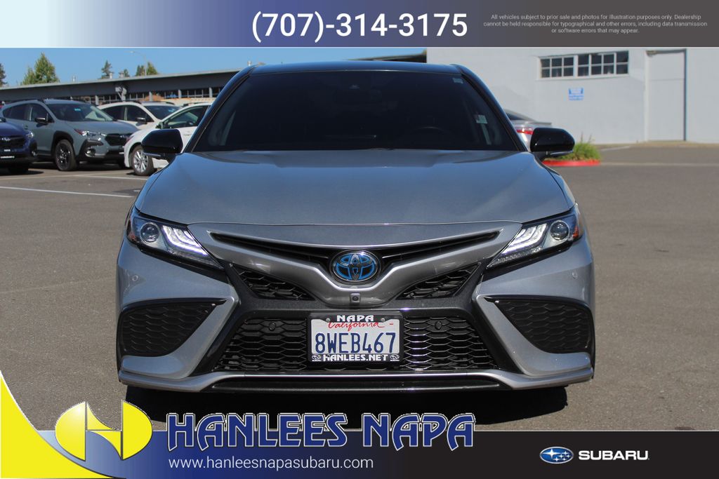 2021 Toyota Camry Hybrid XSE photo 3