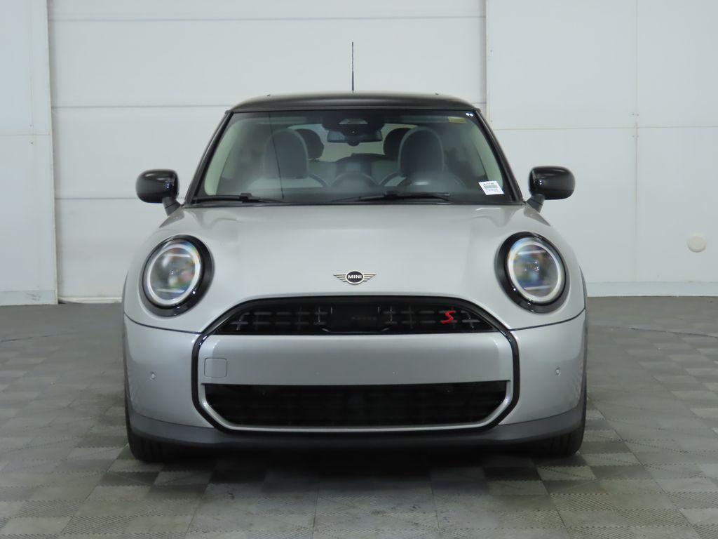 2025 Mini Cooper 2 Door Hardtop Signature photo 2