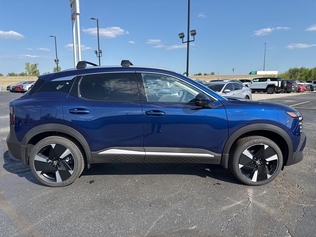 2026 Nissan Kicks SR photo 2
