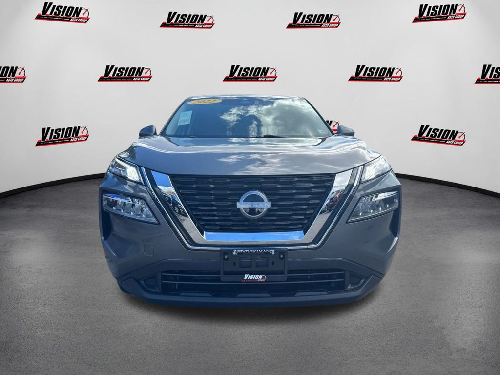 2022 Nissan Rogue SV photo 2