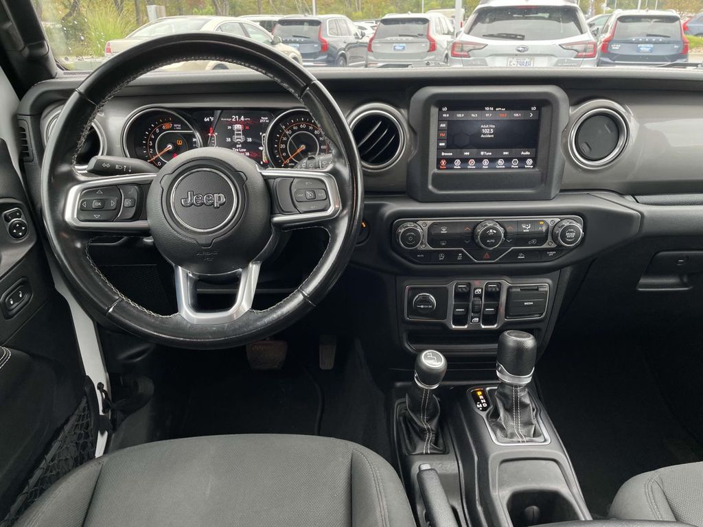 2021 Jeep Wrangler Unlimited Sahara photo 4