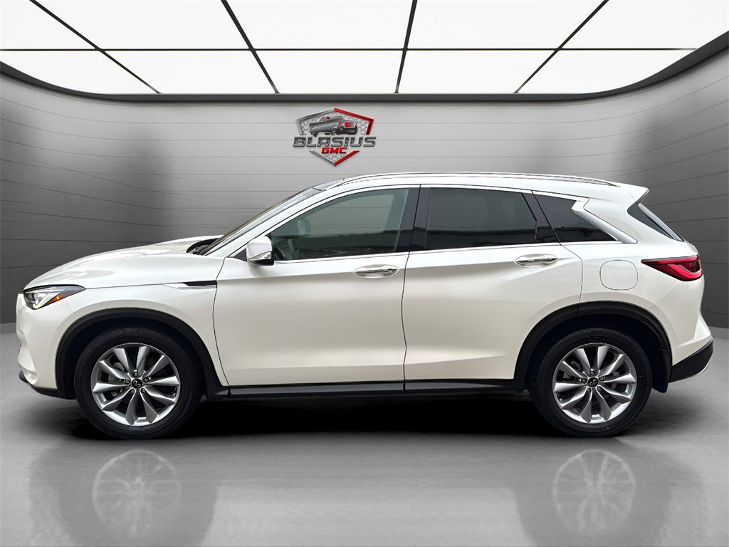 2022 Infiniti QX50 Luxe AWD photo 2