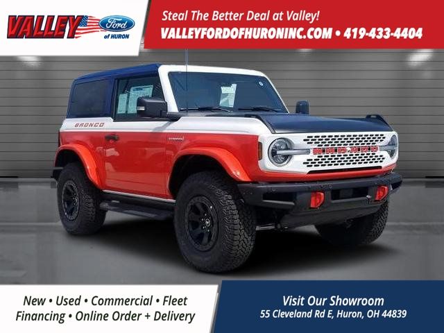 2025 Ford Bronco First Edition photo 2