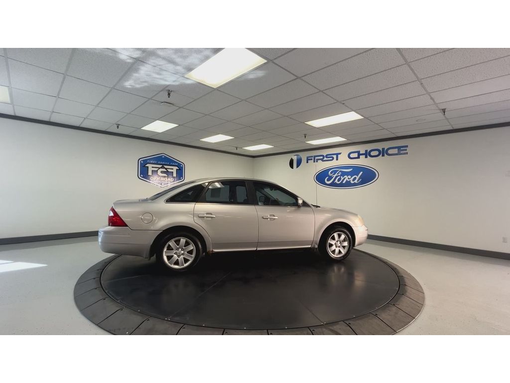 2006 Ford Five Hundred SEL photo 2