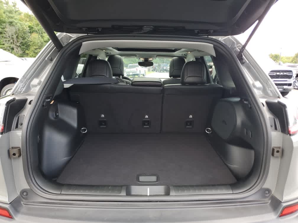 2022 Jeep Cherokee Limited photo 9