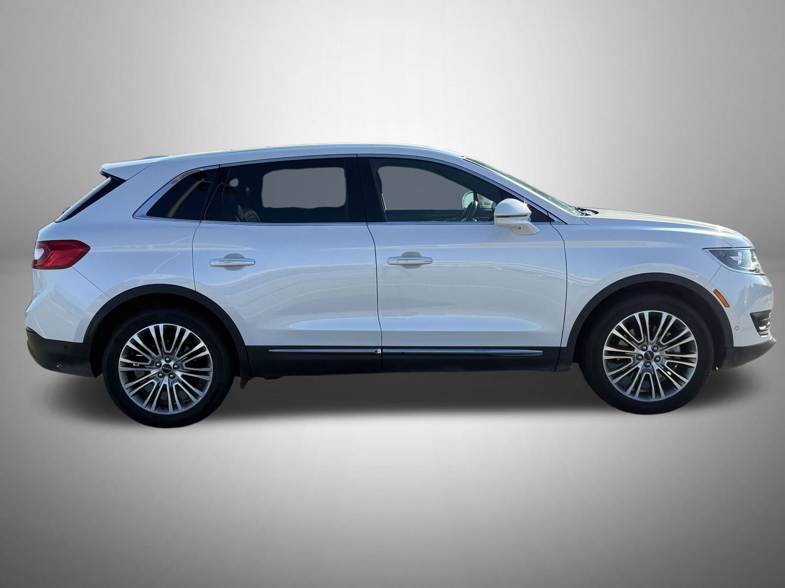 2018 Lincoln MKX Reserve Base photo 2