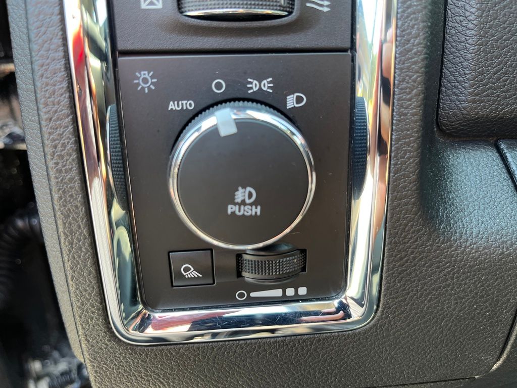 2018 Ram 1500 Laramie photo 12