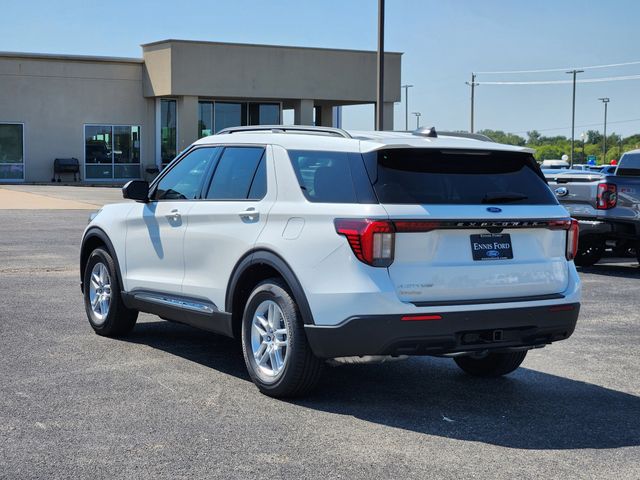 2025 Ford Explorer photo 4