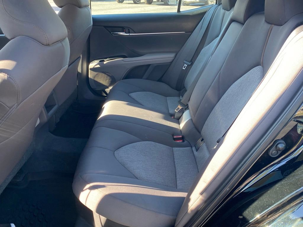 2020 Toyota Camry Hybrid LE photo 6