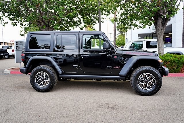 New 2025 Black Clear-Coat Exterior Paint Jeep Rubicon image 7