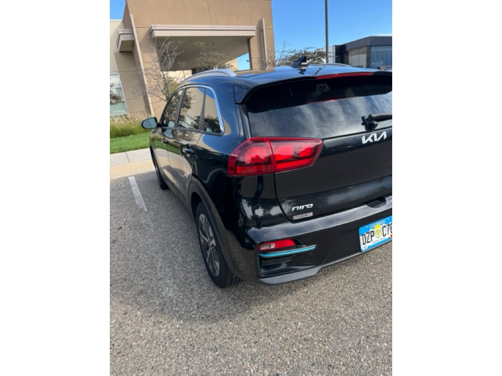 2022 Kia Niro EV EX photo 4