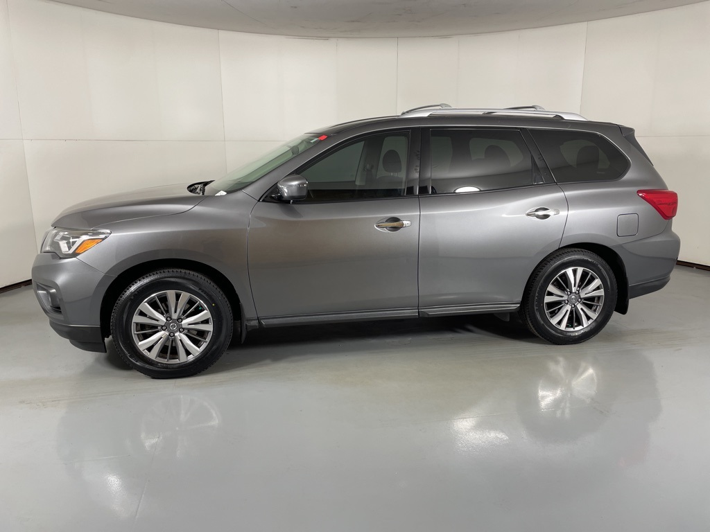 2020 Nissan Pathfinder S photo 5
