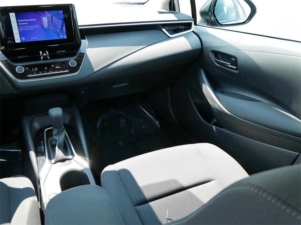 2025 Toyota Corolla LE photo 14