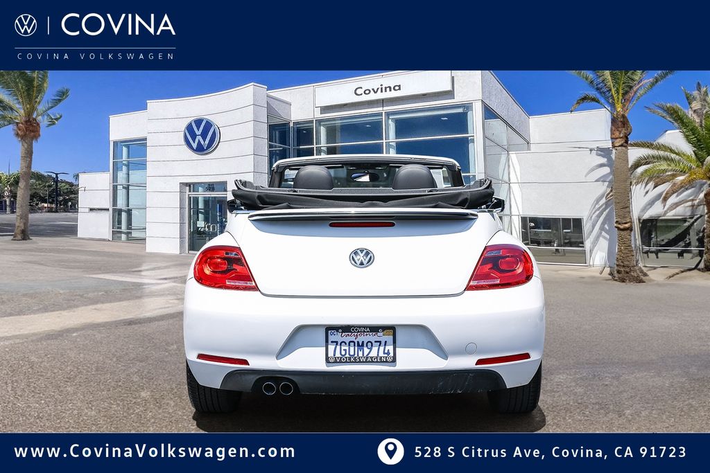2013 Volkswagen Beetle 2.5L Convertible photo 2