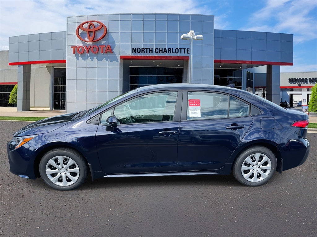 2025 Toyota Corolla LE photo 4