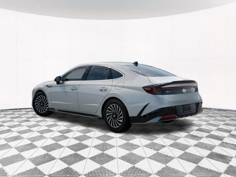 2025 Hyundai Sonata Hybrid SEL photo 4