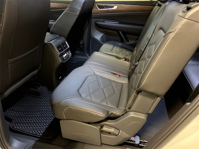 2026 Volkswagen Atlas SE photo 9
