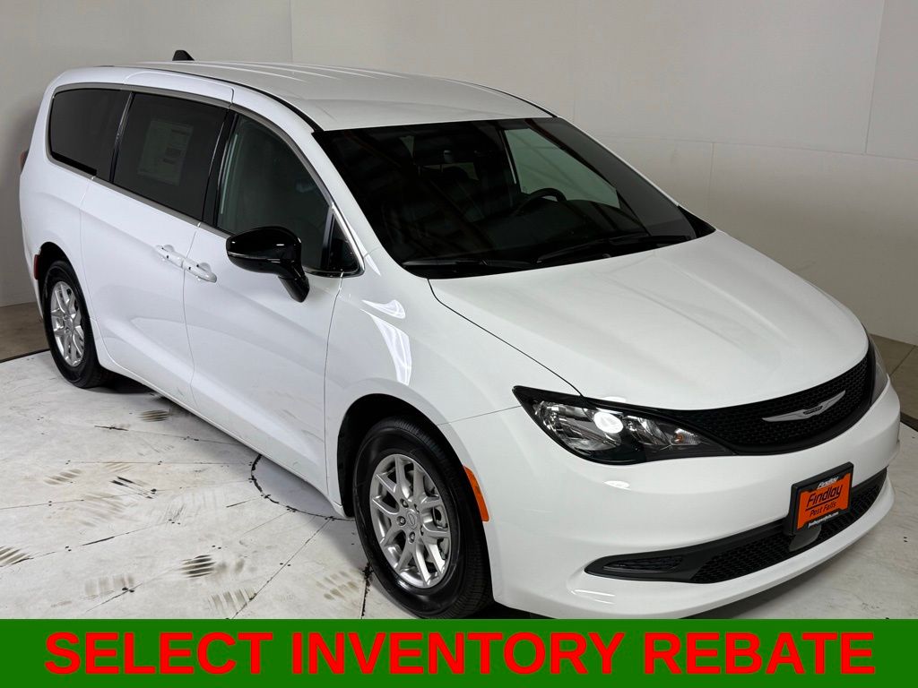 2026 Chrysler Voyager LX's photo