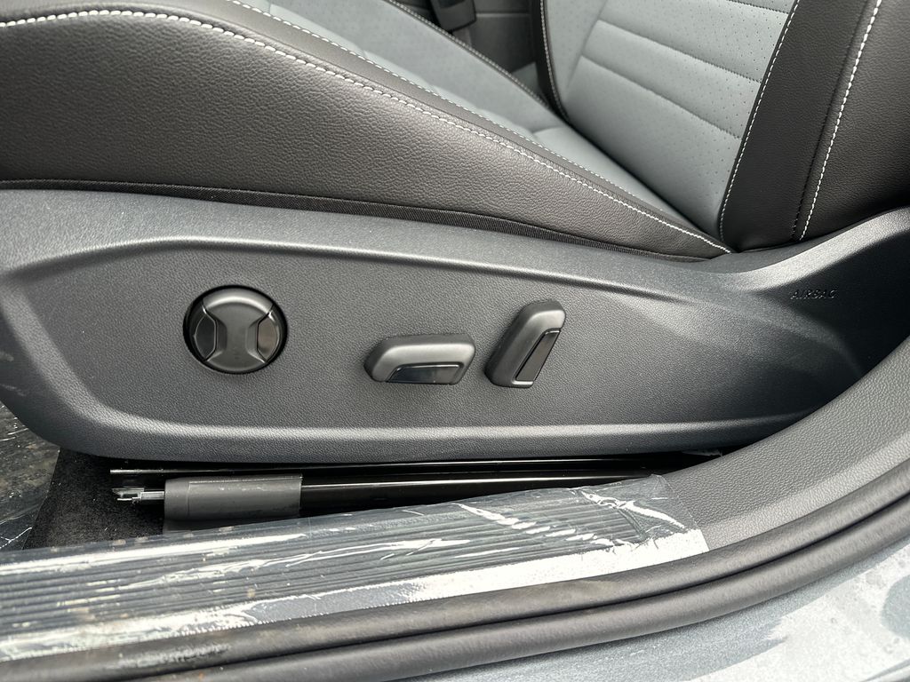 2026 Volkswagen Jetta 1.5T SE photo 4