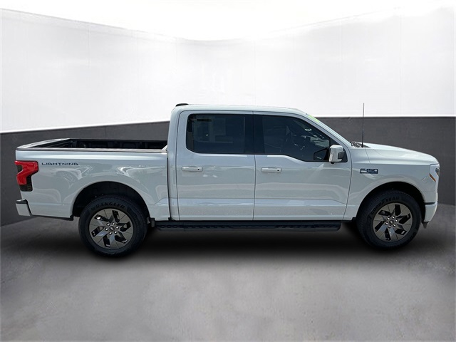 2024 Ford F-150 Lightning Lariat photo 6
